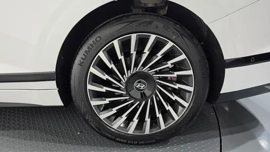 Hyundai (GN7) 2025 21
