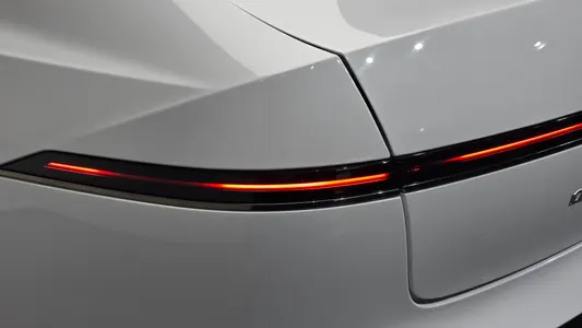 Hyundai (GN7) 2025 23
