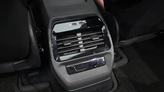 Volkswagen ID.4 2023 33
