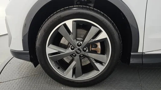 Audi Q4 e- (F4) 40 2023 5