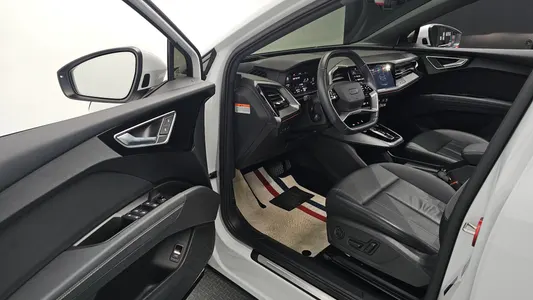Audi Q4 e- (F4) 40 2023 11