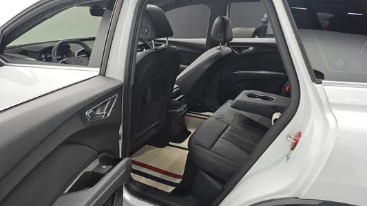 Audi Q4 e- (F4) 40 2023 12