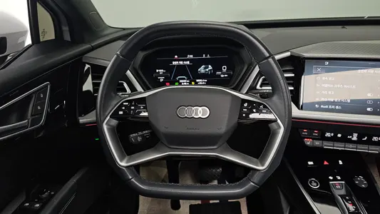 Audi Q4 e- (F4) 40 2023 13