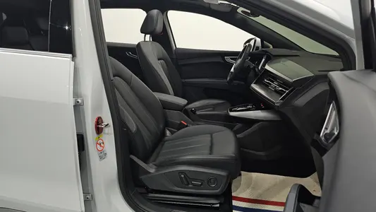 Audi Q4 e- (F4) 40 2023 10