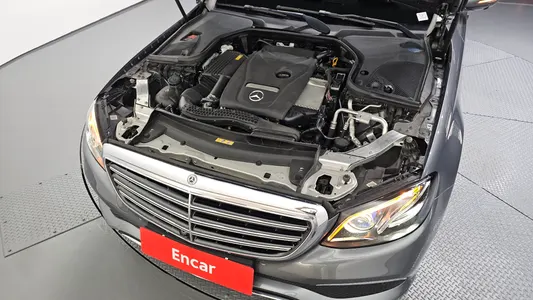 Mercedes-Benz E-Class W213 E300 4MATIC 2019 5