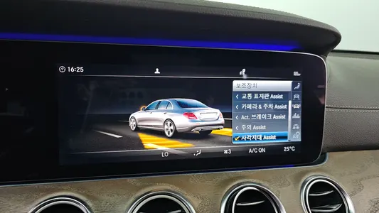 Mercedes-Benz E-Class W213 E300 4MATIC 2019 31