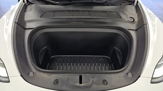 Tesla Y AWD 2022 6