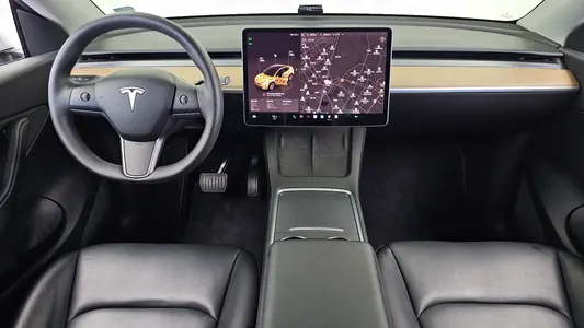 Tesla Y AWD 2022 7