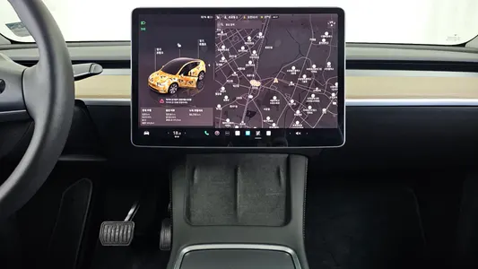 Tesla Y AWD 2022 14