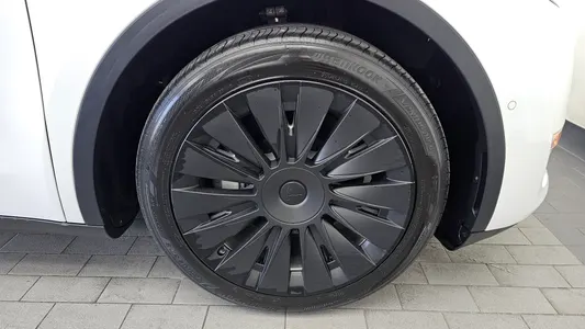 Tesla Y AWD 2022 21
