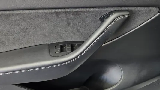 Tesla Y AWD 2022 31