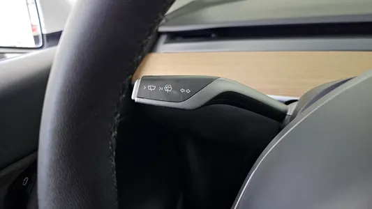 Tesla Y AWD 2022 27