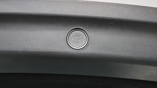 Tesla Y AWD 2022 28