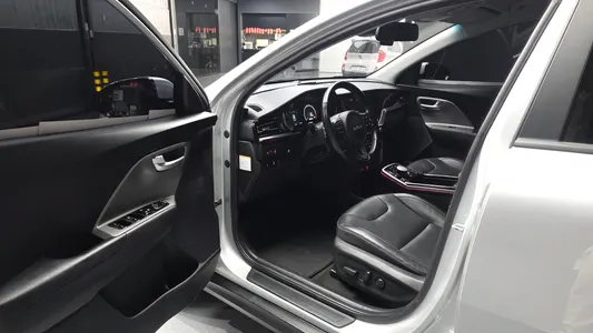 Kia 니로 플러스 2022 10