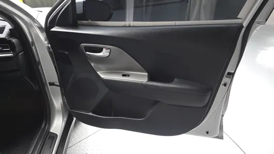 Kia 니로 플러스 2022 25