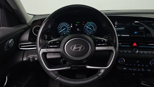 Hyundai (CN7) 2023 13