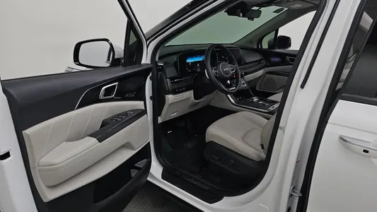 Kia Carnival 7 2023 10