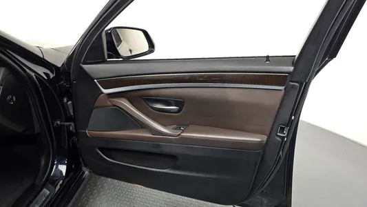 BMW 5 Series (F10) 528i xDrive M 2016 24