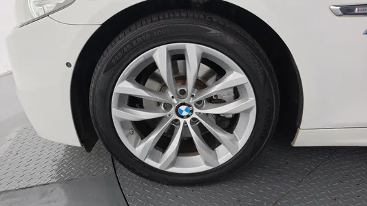 BMW 5 Series (F10) 528i M 2016 4