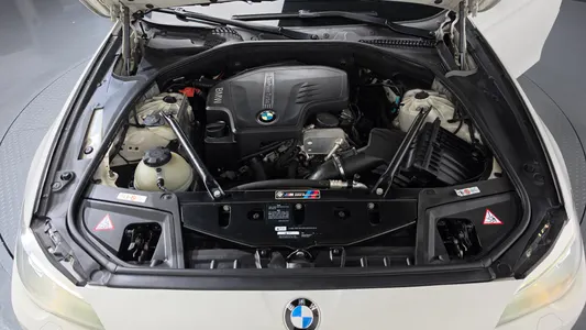 BMW 5 Series (F10) 528i M 2016 5