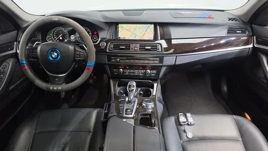BMW 5 Series (F10) 528i M 2016 6