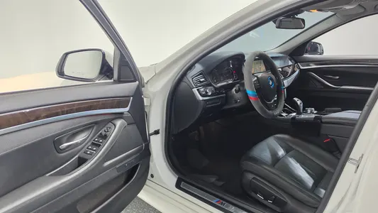 BMW 5 Series (F10) 528i M 2016 9