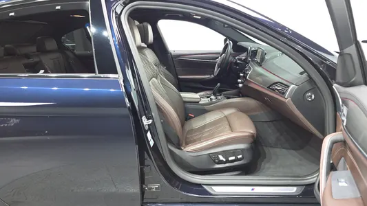 BMW 5 Series (G30) 530i xDrive M 2019 26