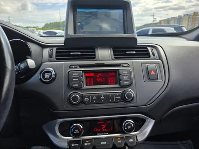 Kia 프라이드 1.6 GDI 2014 10