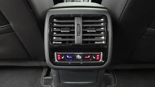 Volkswagen 아테온 2.0 TDI 2022 19