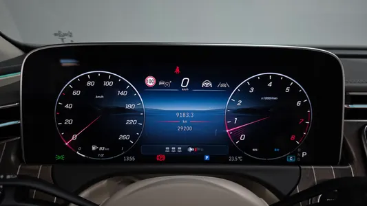 Mercedes-Benz E-Class W214 E300 4MATIC 2024 7