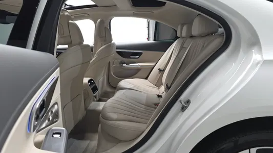 Mercedes-Benz E-Class W214 E300 4MATIC 2024 11