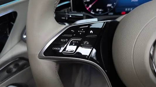 Mercedes-Benz E-Class W214 E300 4MATIC 2024 33