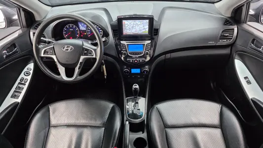 Hyundai () 1.6 GDI 2013 7