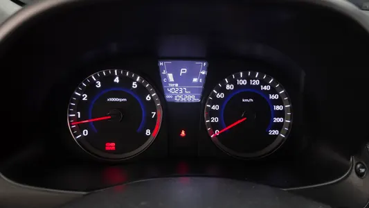 Hyundai () 1.6 GDI 2013 8