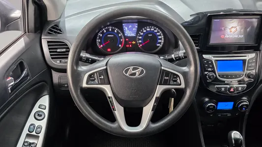 Hyundai () 1.6 GDI 2013 13