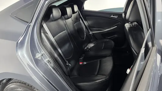 Hyundai () 1.6 GDI 2013 26