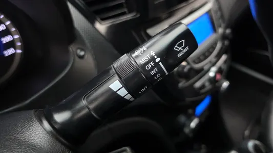 Hyundai () 1.6 GDI 2013 29