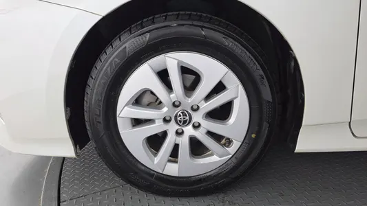 Toyota 4 1.8 E 2017 5