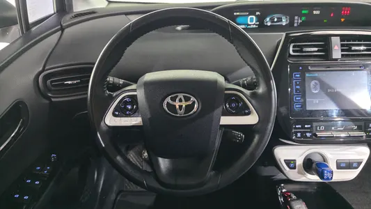 Toyota 4 1.8 E 2017 13