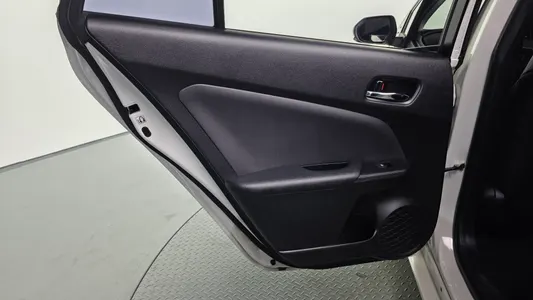 Toyota 4 1.8 E 2017 25