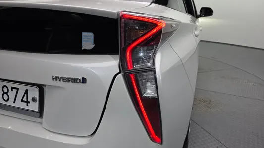 Toyota 4 1.8 E 2017 23