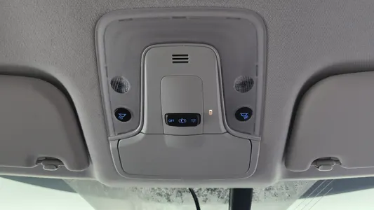 Toyota 4 1.8 E 2017 28