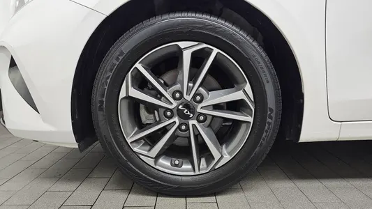 Kia K3 2 1.6 2023 5
