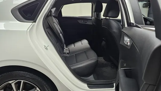 Kia K3 2 1.6 2023 11