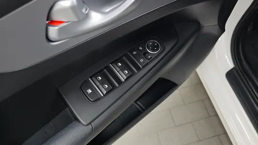 Kia K3 2 1.6 2023 20