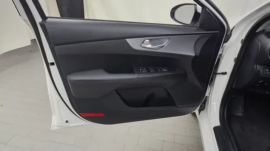 Kia K3 2 1.6 2023 25