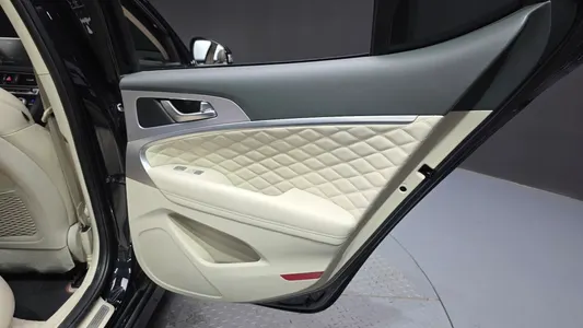 Genesis G70 2.0T 2020 25