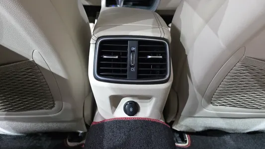 Genesis G70 2.0T 2020 33