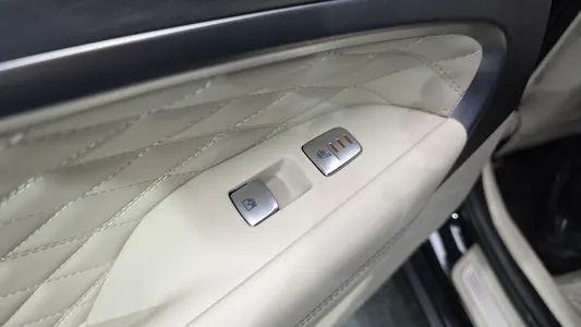 Genesis G70 2.0T 2020 36