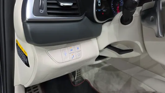 Genesis G70 2.0T 2020 29